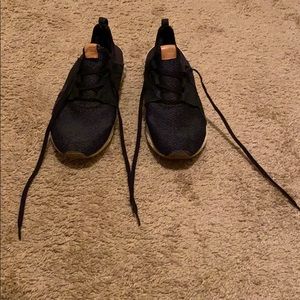 Men’s New Balance Tennis Shoes